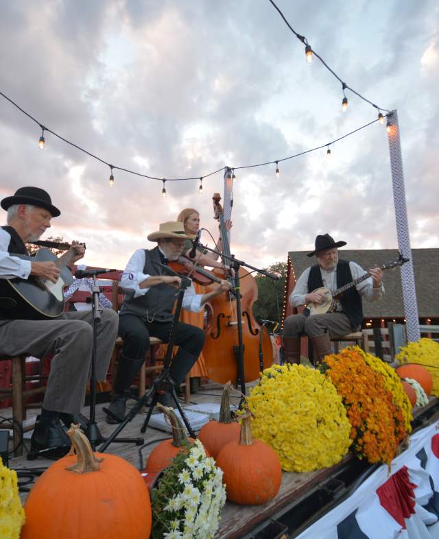 Nash Farm Barn Dance