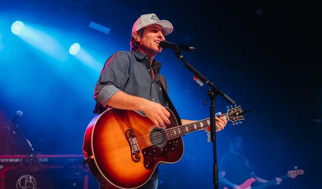 Casey Donahew performing